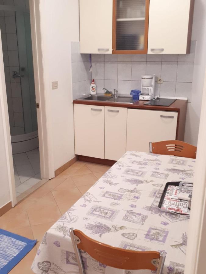 Villa Rosso Baška Voda Eksteriør bilde