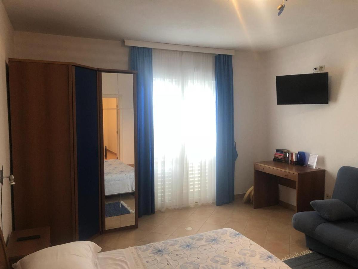 Villa Rosso Baška Voda Eksteriør bilde