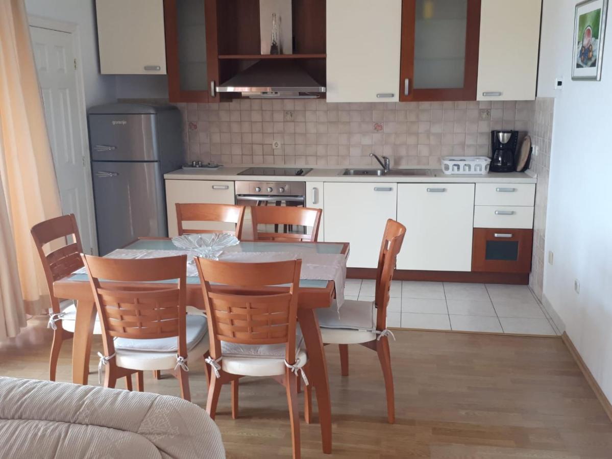 Villa Rosso Baška Voda Eksteriør bilde