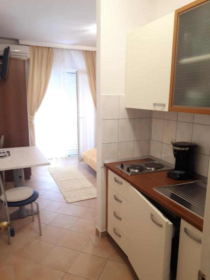 Villa Rosso Baška Voda Eksteriør bilde