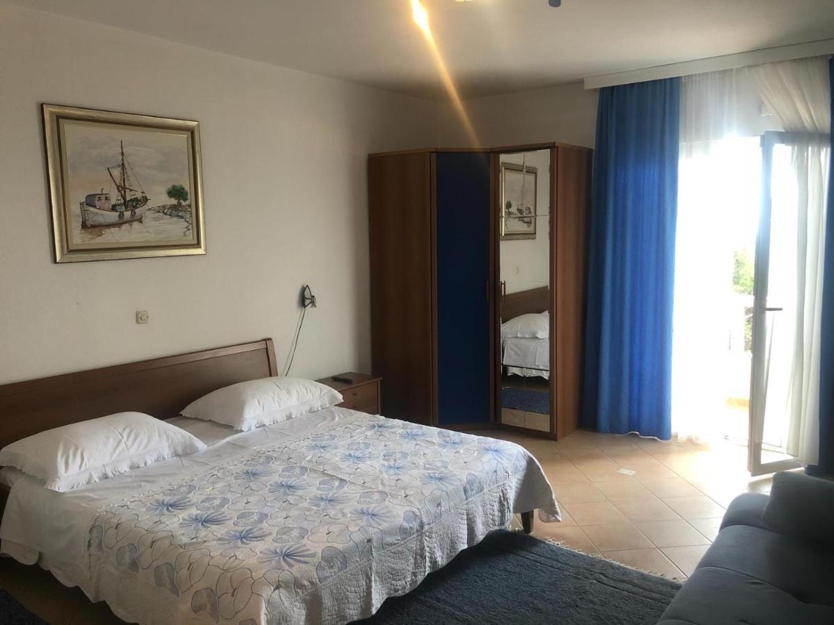 Villa Rosso Baška Voda Eksteriør bilde