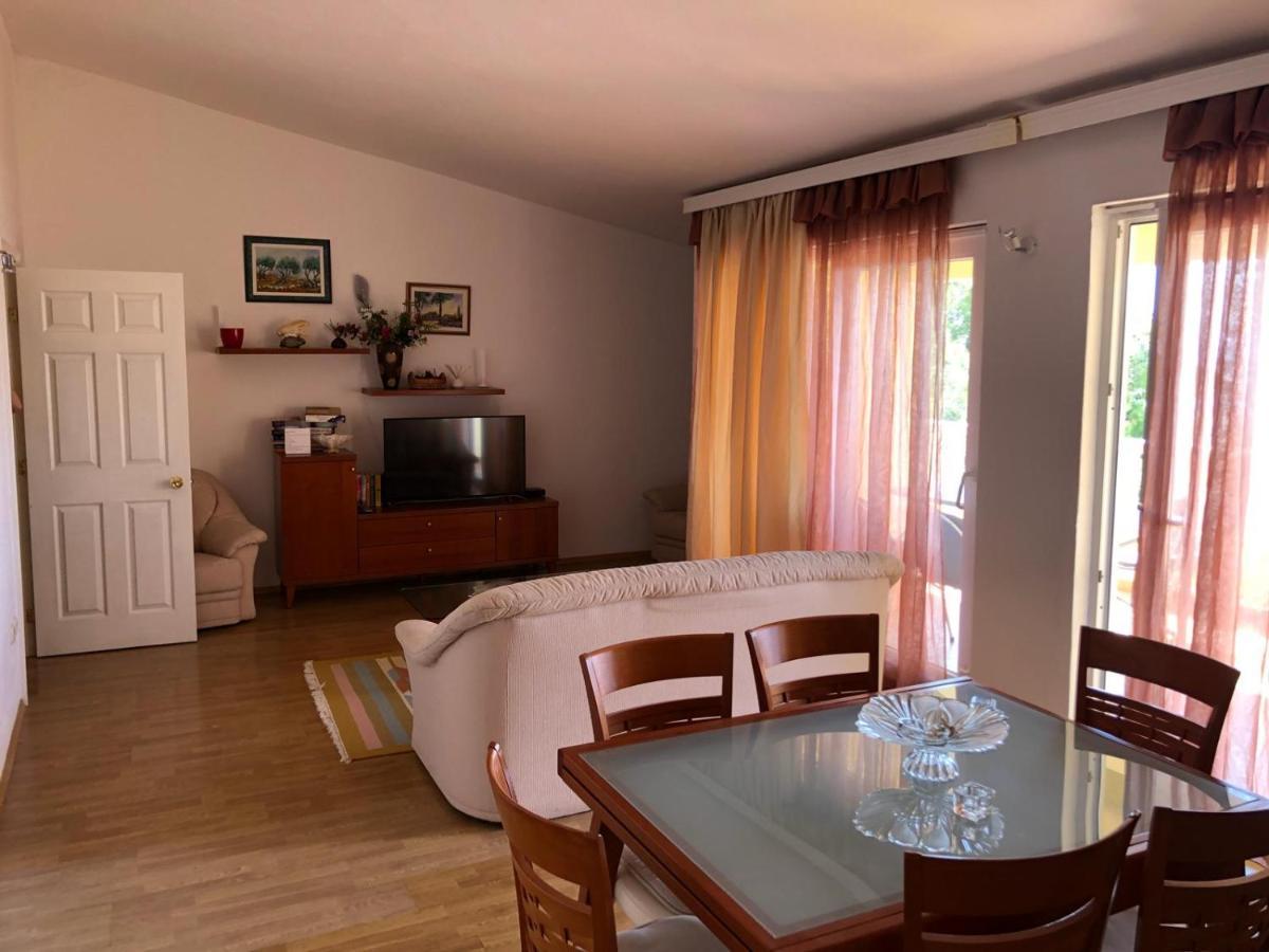 Villa Rosso Baška Voda Eksteriør bilde