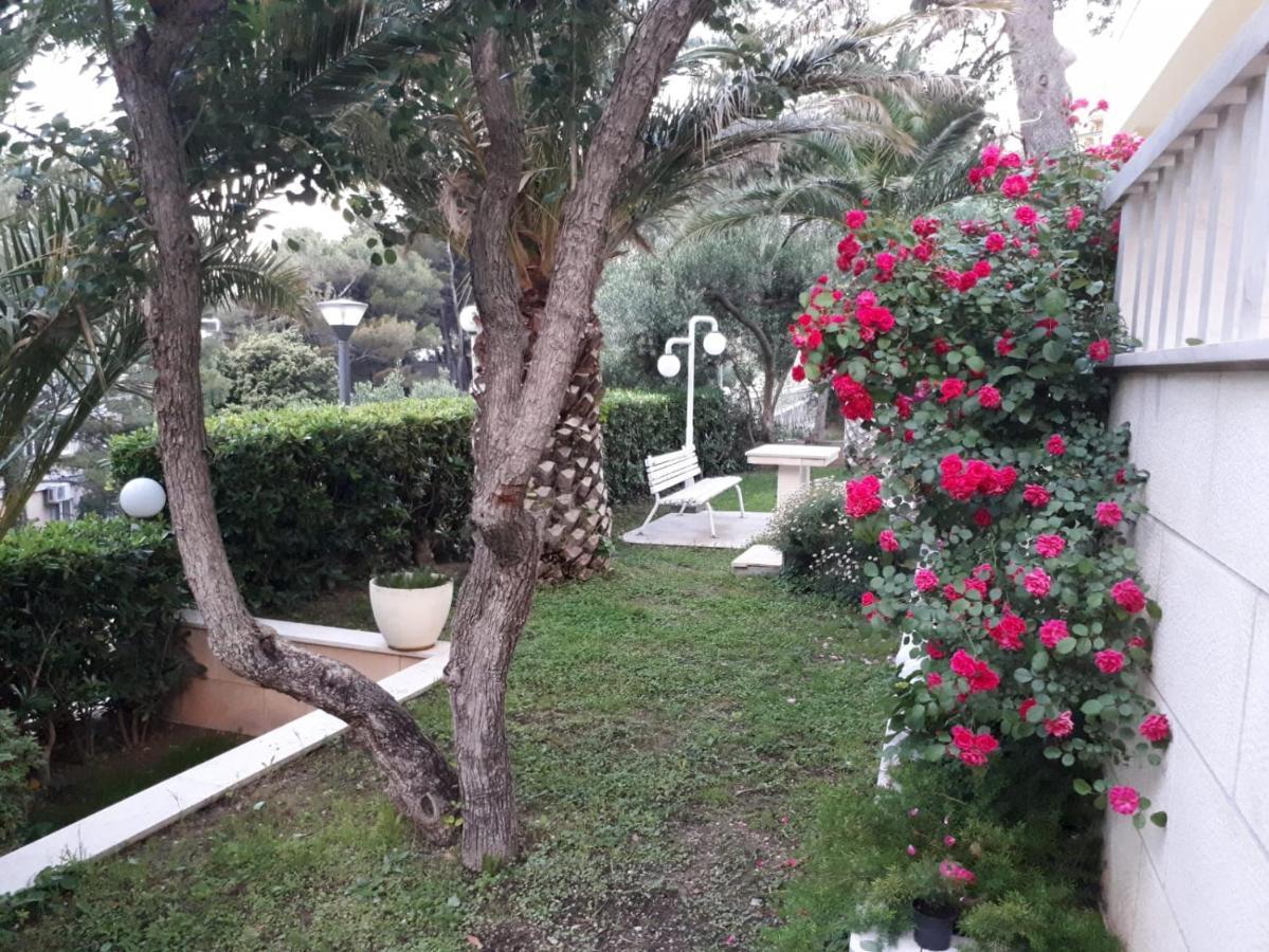 Villa Rosso Baška Voda Eksteriør bilde