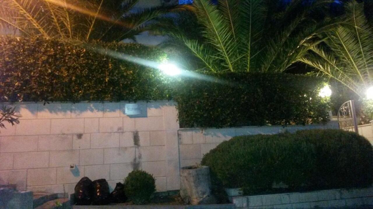 Villa Rosso Baška Voda Eksteriør bilde