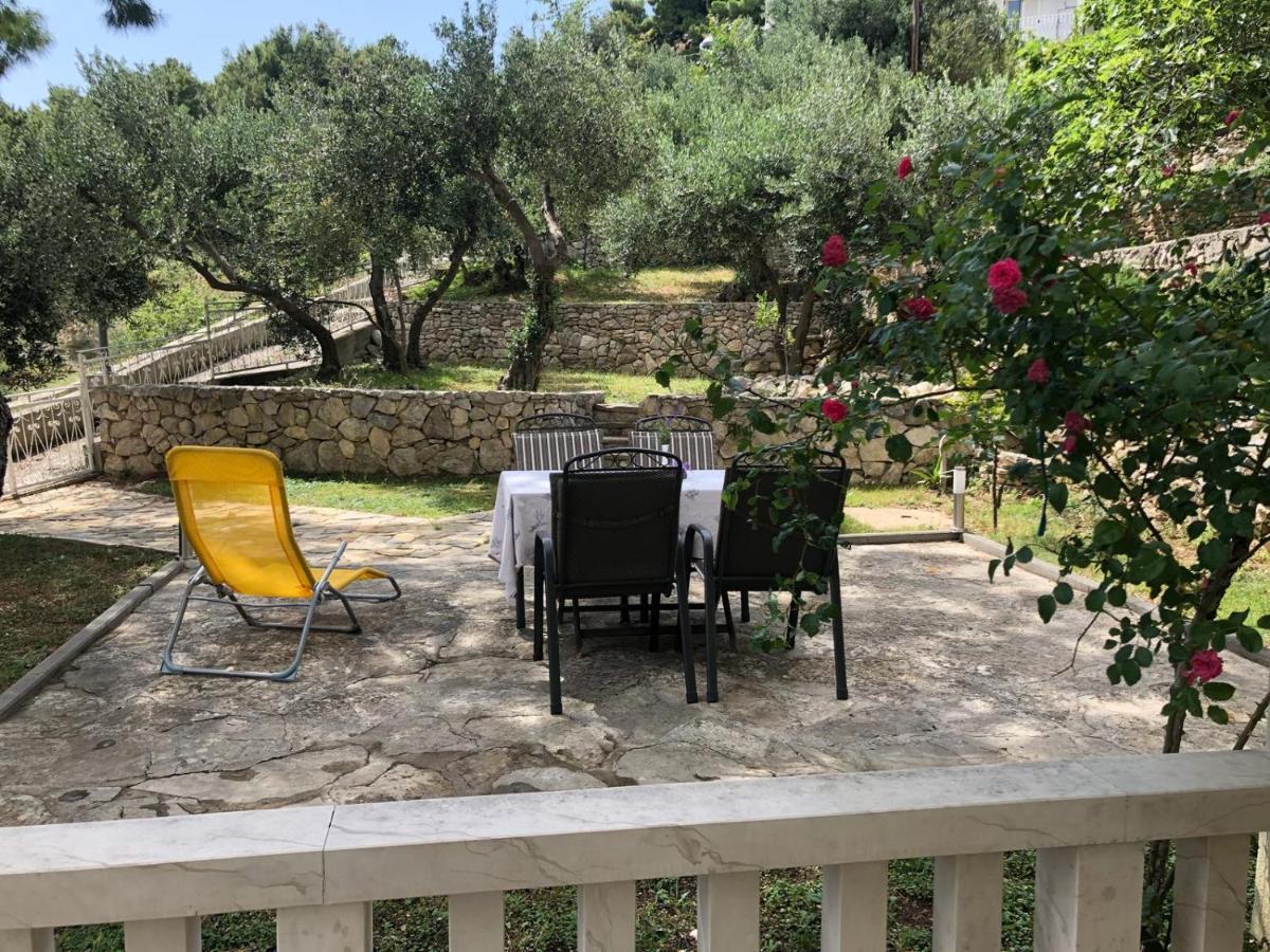 Villa Rosso Baška Voda Eksteriør bilde