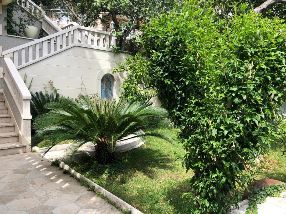 Villa Rosso Baška Voda Eksteriør bilde