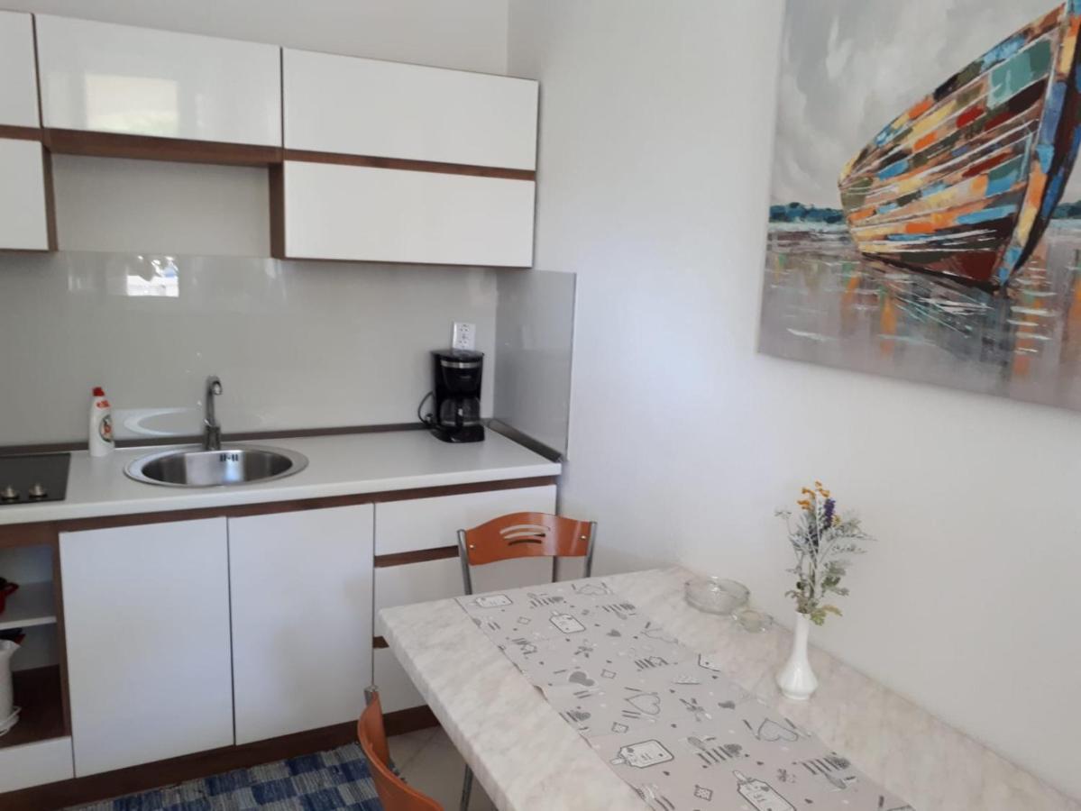 Villa Rosso Baška Voda Eksteriør bilde