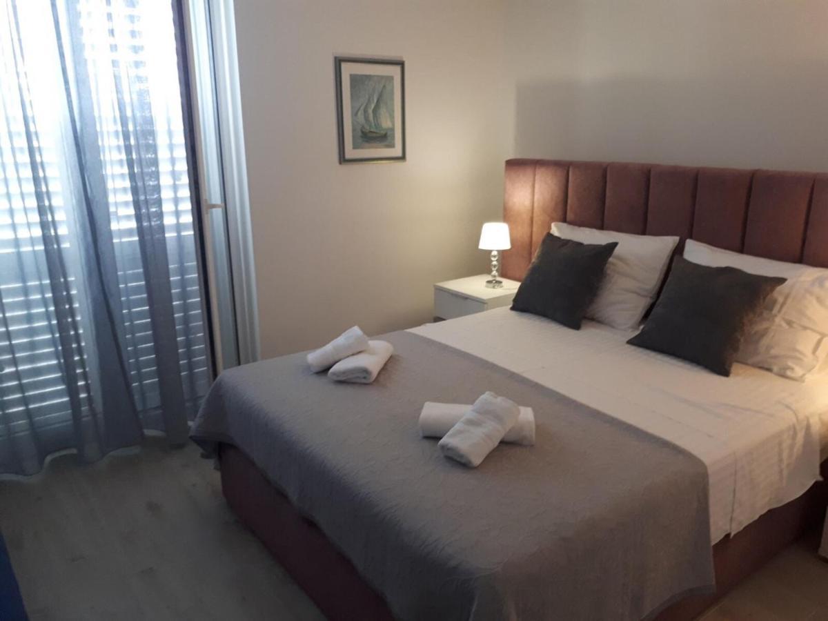 Villa Rosso Baška Voda Eksteriør bilde