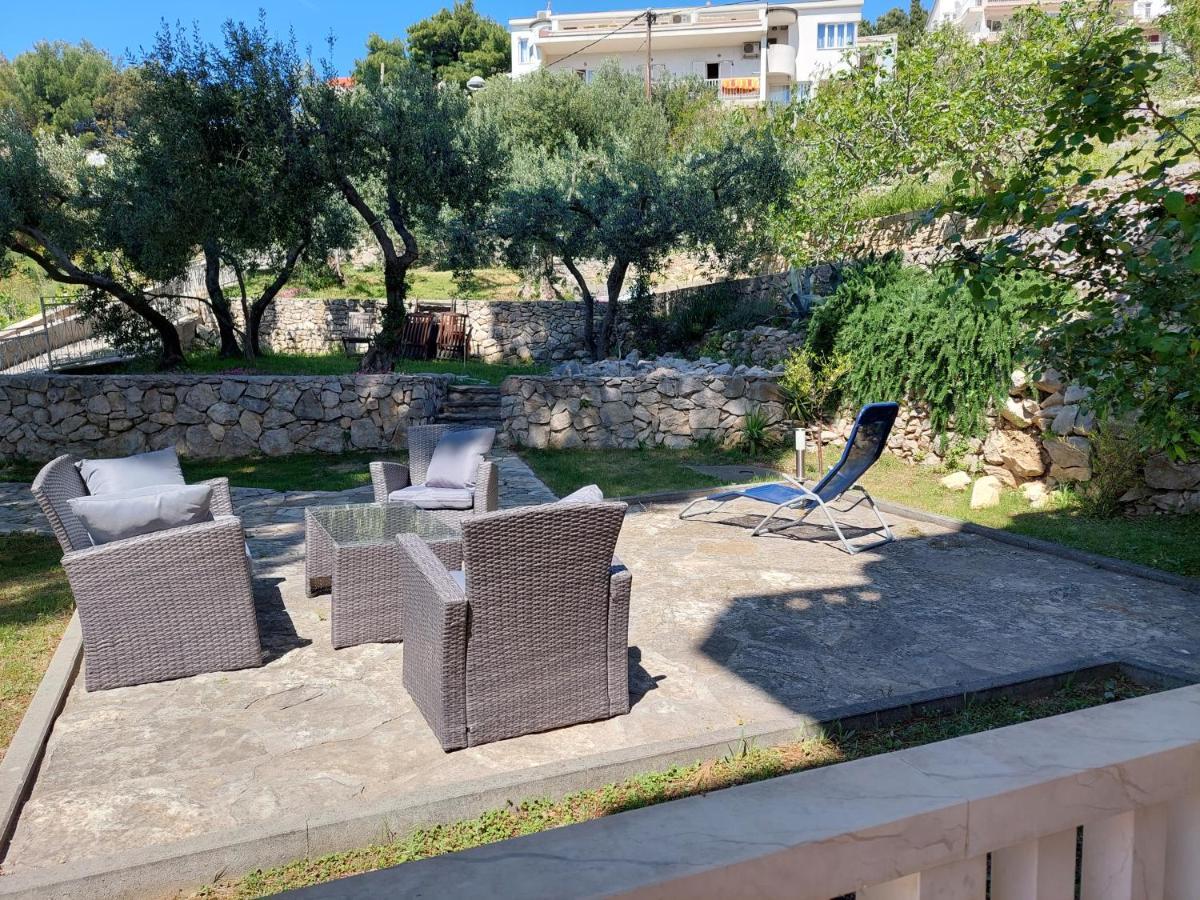 Villa Rosso Baška Voda Eksteriør bilde